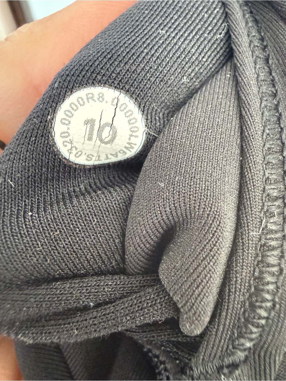 lululemon athletica Women’s Black Capri Leggings (10) - Picture 4 of 5